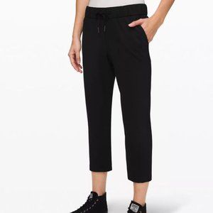 NWT Lululemon - On the Fly Crop 23", Size 4, Black